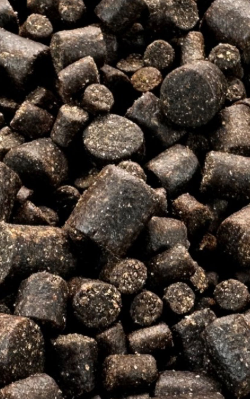 Mixed halibut pellets